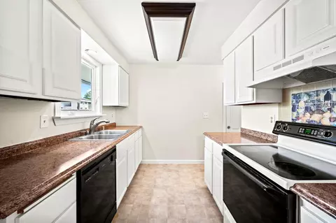 Kitchen - 721 E Lyons Ave, Spokane, WA 99208 photo 1 of 2