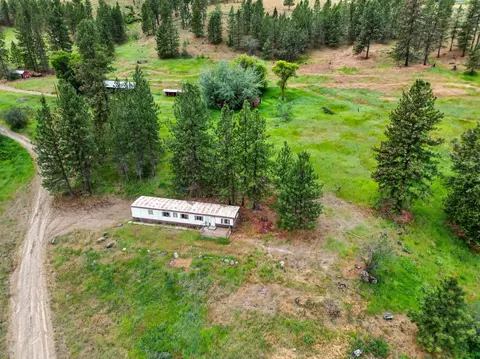 18911 N South Bank Rd, Nine Mile Falls, WA 99026