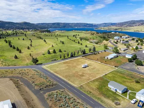 41977 Fawn Ln N, Deer Meadows, WA 99122