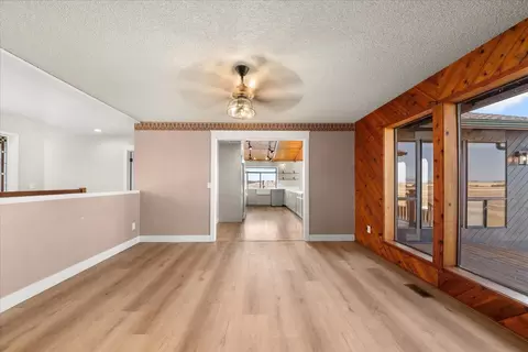 Living - 1112 E Jennings Rd, Spangle, WA 99031 photo 3 of 7
