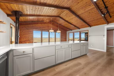 Kitchen - 1112 E Jennings Rd, Spangle, WA 99031 photo 4 of 4
