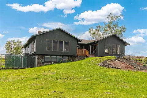 Exterior - 1112 E Jennings Rd, Spangle, WA 99031 photo 3 of 6