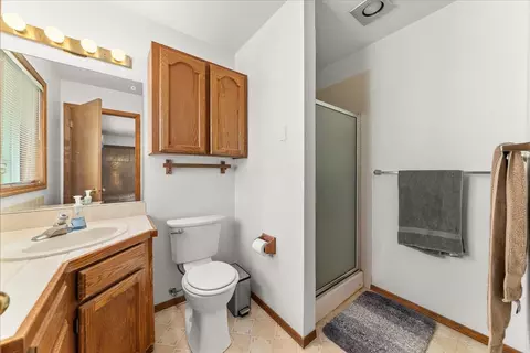 Bath - 2115 E 56th Ct, Spokane, WA 99223 photo 1 of 2