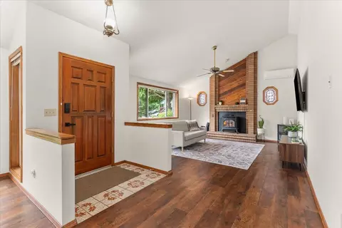 Entry Way - 2115 E 56th Ct, Spokane, WA 99223 photo 1 of 1