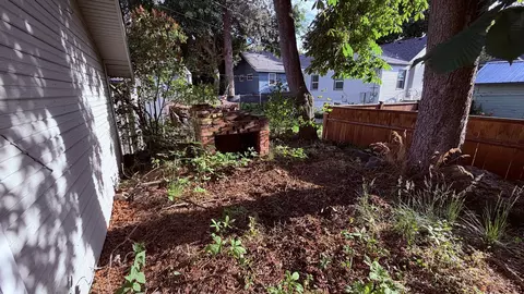 Exterior - 112 E 16th Ave, Spokane, WA 99203 photo 5 of 10