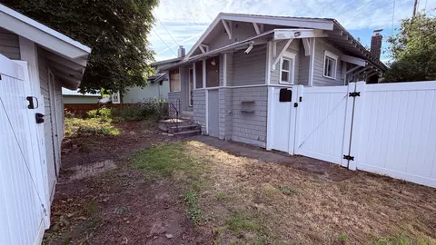Exterior - 112 E 16th Ave, Spokane, WA 99203 photo 4 of 10