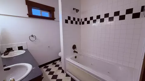 Bath - 112 E 16th Ave, Spokane, WA 99203 photo 1 of 3