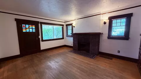 Living - 112 E 16th Ave, Spokane, WA 99203 photo 10 of 10