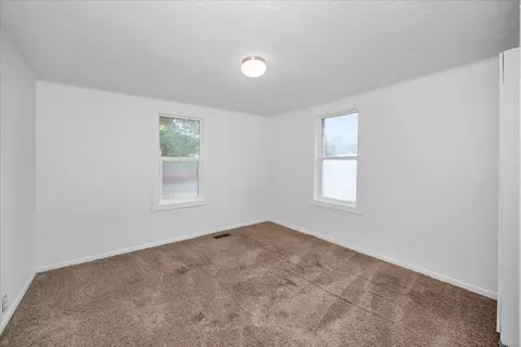 Bedroom - 7103 E 11th Ave, Spokane, WA 99212 photo 2 of 4