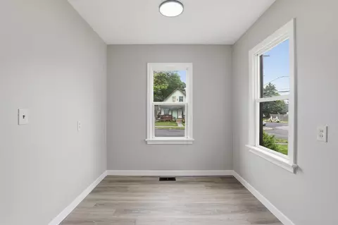 Entry Way - 2306 E Nora Ave, Spokane, WA 99207 photo 1 of 2