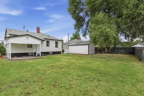 Exterior - 2306 E Nora Ave, Spokane, WA 99207 photo 5 of 9