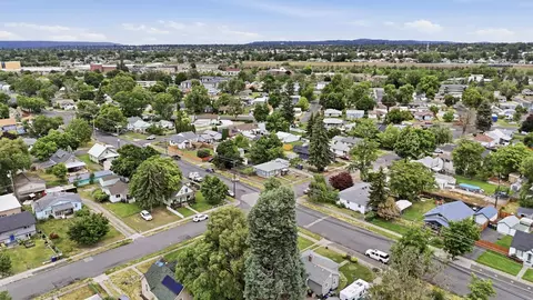 View/Area - 2306 E Nora Ave, Spokane, WA 99207 photo 8 of 9