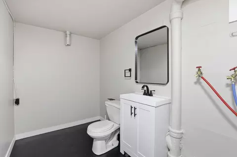 Bath - 2306 E Nora Ave, Spokane, WA 99207 photo 2 of 2