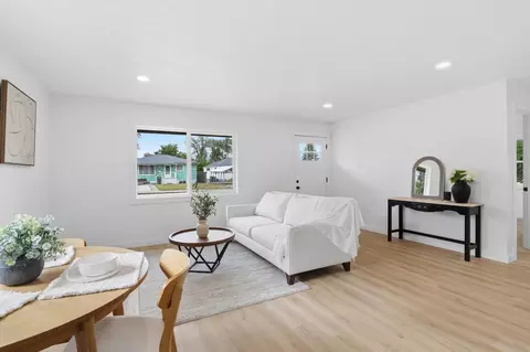 Living - 1644 E Longfellow Ave, Spokane, WA 99207 photo 1 of 4