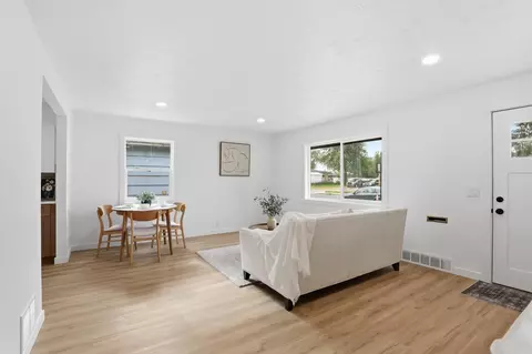 Living - 1644 E Longfellow Ave, Spokane, WA 99207 photo 3 of 4