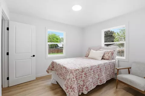 Bedroom - 1644 E Longfellow Ave, Spokane, WA 99207 photo 2 of 2