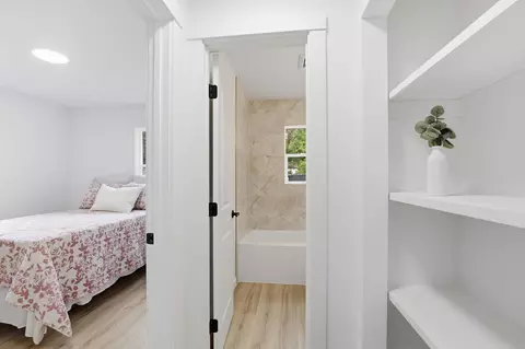 Entry Way - 1644 E Longfellow Ave, Spokane, WA 99207 photo 1 of 1