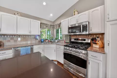 Kitchen - 18520 E 9th Ct, Spokane Valley, WA 99016 photo 2 of 3