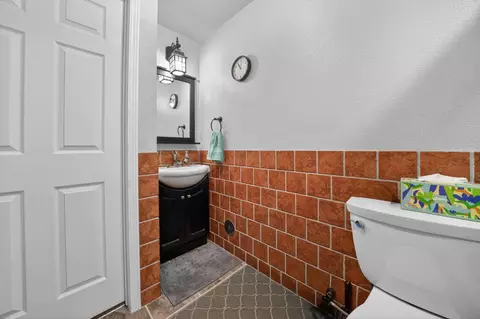 Bath - 18520 E 9th Ct, Spokane Valley, WA 99016 photo 10 of 10