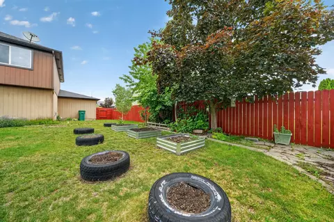 Exterior - 18520 E 9th Ct, Spokane Valley, WA 99016 photo 6 of 7