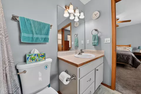 Bath - 18520 E 9th Ct, Spokane Valley, WA 99016 photo 3 of 10
