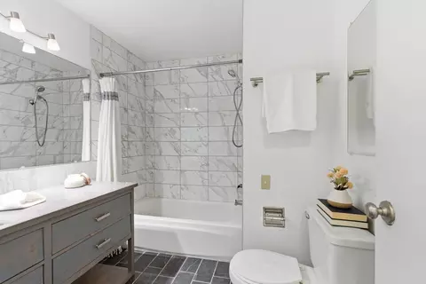 Bath - 14406 E 7th Ave, Spokane Valley, WA 99216 photo 5 of 6