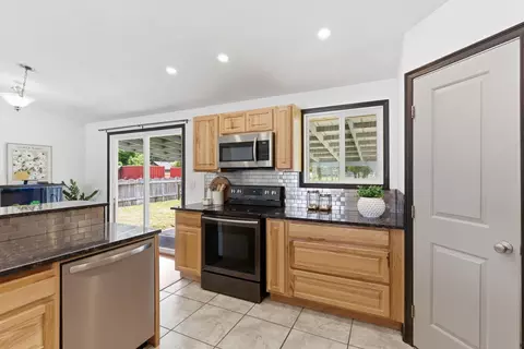 Kitchen - 14406 E 7th Ave, Spokane Valley, WA 99216 photo 6 of 6