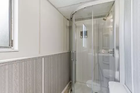 Bath - 14406 E 7th Ave, Spokane Valley, WA 99216 photo 6 of 6