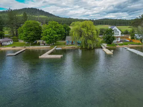 40670 Robbins Rd, Loon Lake, WA 99148