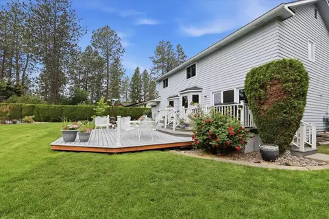 Exterior - 1632 E 33rd Ave, Spokane, WA 99203 photo 7 of 13