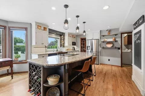 Kitchen - 1632 E 33rd Ave, Spokane, WA 99203 photo 3 of 4