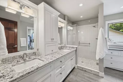 Bath - 1632 E 33rd Ave, Spokane, WA 99203 photo 1 of 4