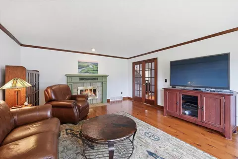 Living - 1632 E 33rd Ave, Spokane, WA 99203 photo 1 of 2