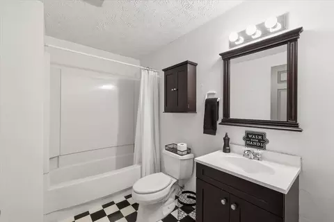 Bath - 1632 E 33rd Ave, Spokane, WA 99203 photo 4 of 4