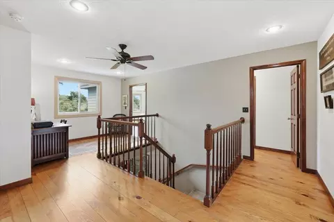 Entry Way - 1632 E 33rd Ave, Spokane, WA 99203 photo 3 of 4