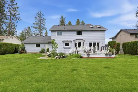 Exterior - 1632 E 33rd Ave, Spokane, WA 99203 photo 6 of 13