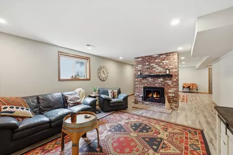 Living - 1632 E 33rd Ave, Spokane, WA 99203 photo 2 of 2