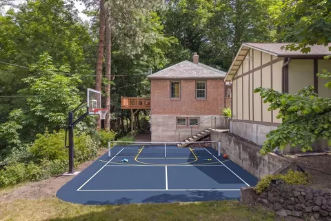 Exterior - 2107 E 16th Ave, Spokane, WA 99203 photo 11 of 15
