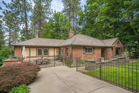 Exterior - 2107 E 16th Ave, Spokane, WA 99203 photo 4 of 15