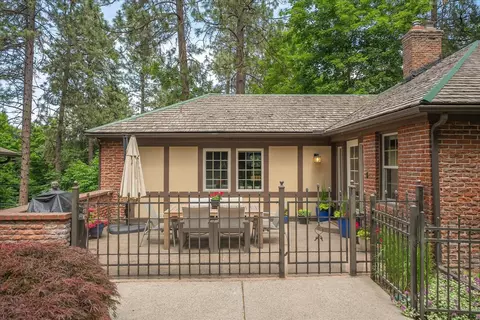 Exterior - 2107 E 16th Ave, Spokane, WA 99203 photo 5 of 15