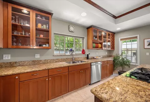 Kitchen - 2107 E 16th Ave, Spokane, WA 99203 photo 4 of 5