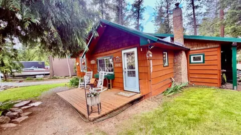 201 Fir Ln, Newport, WA 99156