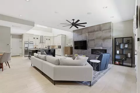 Living - 314 E 10th Ave, Spokane, WA 99202 photo 1 of 4