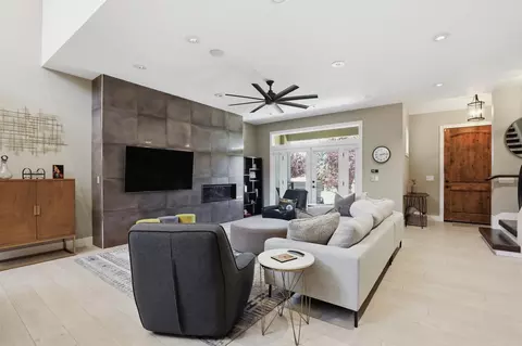 Living - 314 E 10th Ave, Spokane, WA 99202 photo 4 of 4