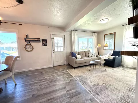 Living - 2114 E Rowan Dr, Spokane, WA 99207 photo 2 of 3