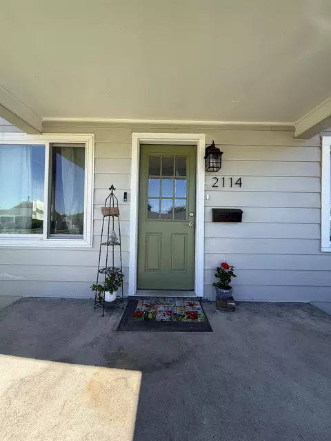 Exterior - 2114 E Rowan Dr, Spokane, WA 99207 photo 2 of 9