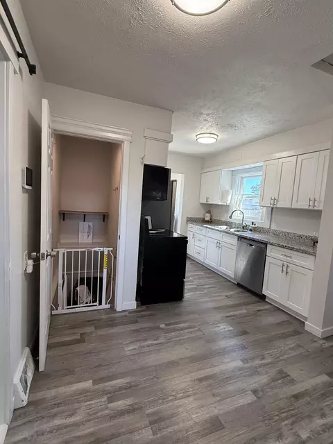 Kitchen - 2114 E Rowan Dr, Spokane, WA 99207 photo 1 of 2