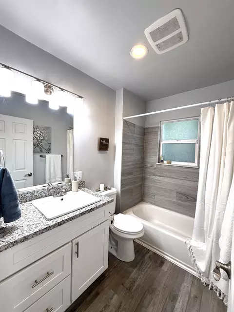 Bath - 2114 E Rowan Dr, Spokane, WA 99207 photo 1 of 3