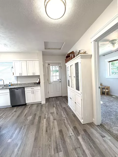 Entry Way - 2114 E Rowan Dr, Spokane, WA 99207 photo 1 of 4