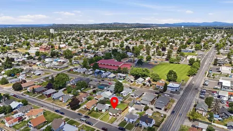 View/Area - 917 E Glass Ave, Spokane, WA 99207 photo 4 of 9